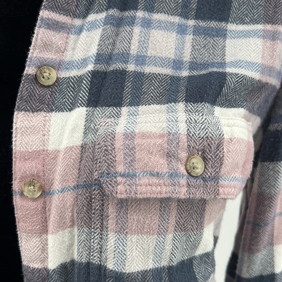 American Eagle Outfitters Classic Fit Ahh-Mazingly Soft Flannel Button Down sz.S - Picture 3 of 10